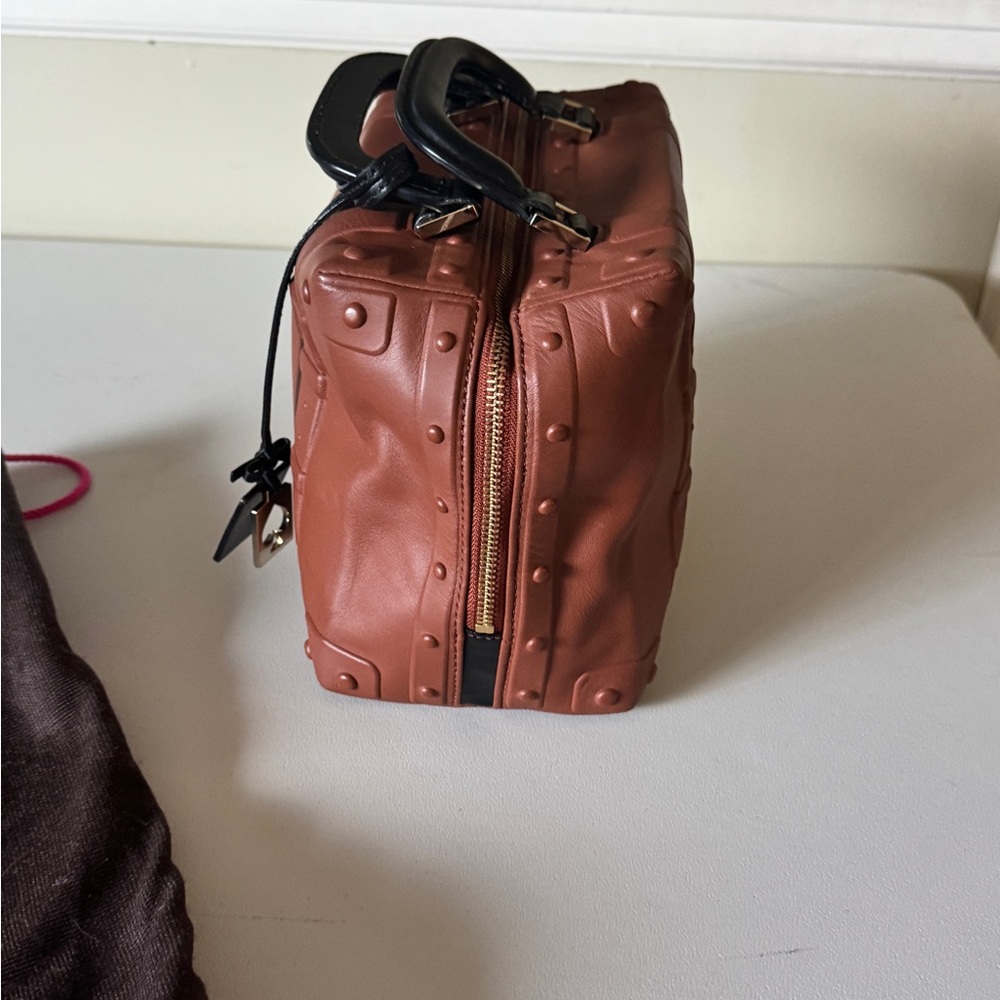 Kate Spade Chestnut Box Bag with Black Handles - Picture 5 of 8